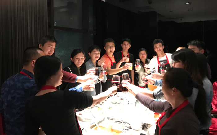 圓桌展覽銷售二組聚餐