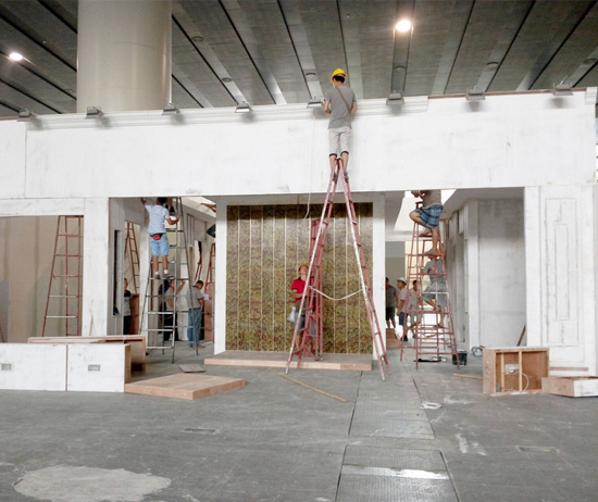 展臺(tái)搭建中木墻裙的施工及驗(yàn)收