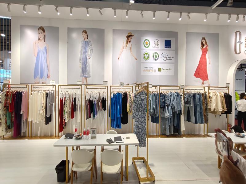 廣交會攤位設(shè)計搭建圖片