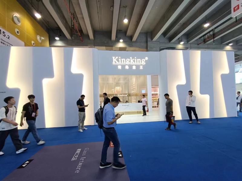 青島金王應用化學股份有限公司的第135屆獲獎廣交會展位設(shè)計搭建圖片