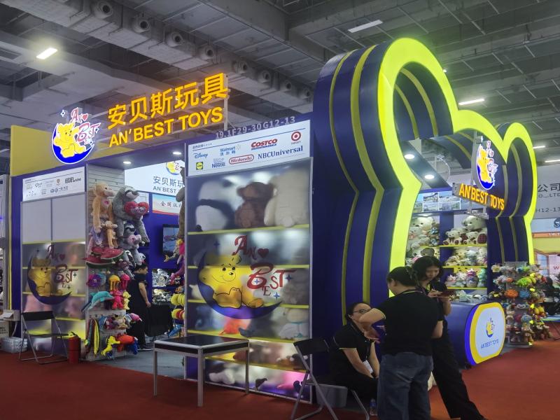 揚州安貝斯玩具的第135屆獲獎廣交會展位設(shè)計搭建圖片