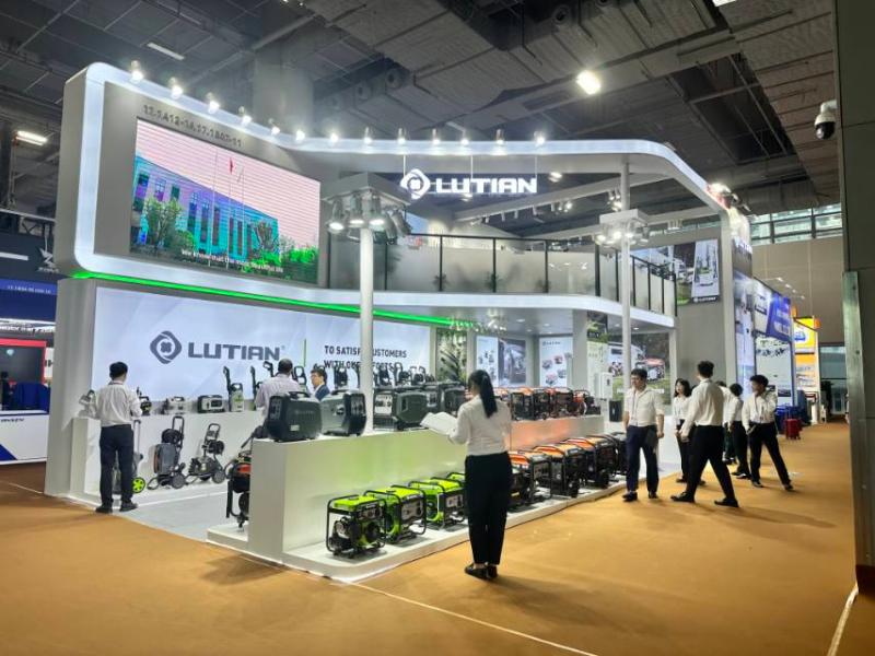 綠田機(jī)械股份有限公司的第135屆獲獎(jiǎng)廣交會(huì)展位設(shè)計(jì)搭建圖片