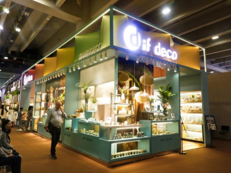 廈門(mén)市圣得凱進(jìn)出口的第135屆獲獎(jiǎng)廣交會(huì)展位設(shè)計(jì)搭建圖片