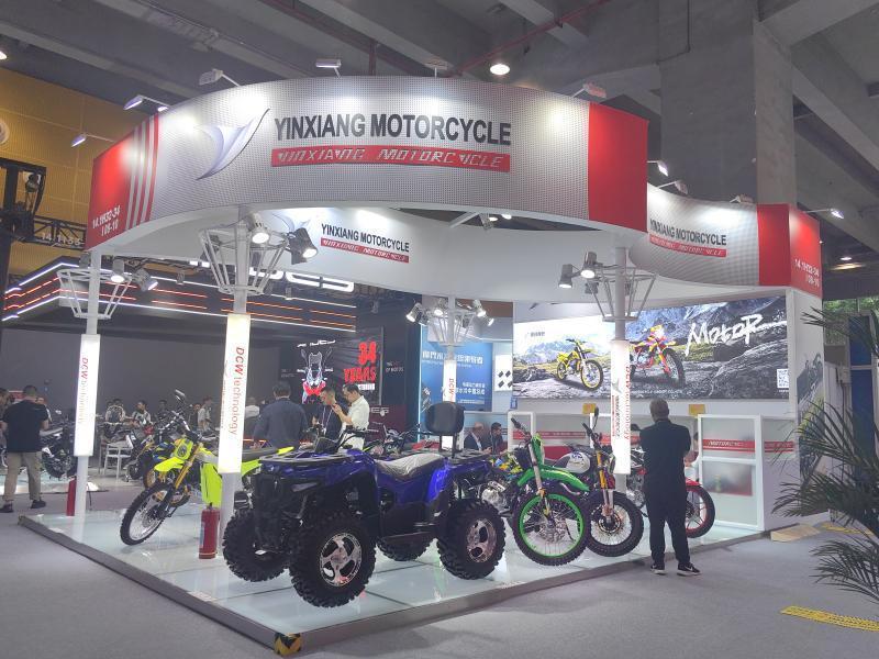 重慶銀翔摩托車(集團)有限公司的第136屆獲獎廣交會展位設計搭建圖片