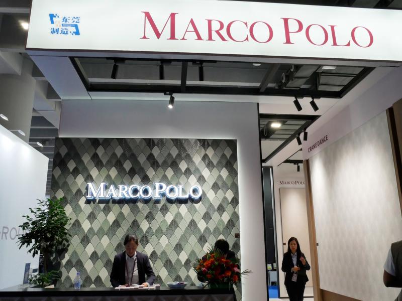 東莞市唯美陶瓷工業(yè)園的第136屆獲獎廣交會展位設計搭建圖片