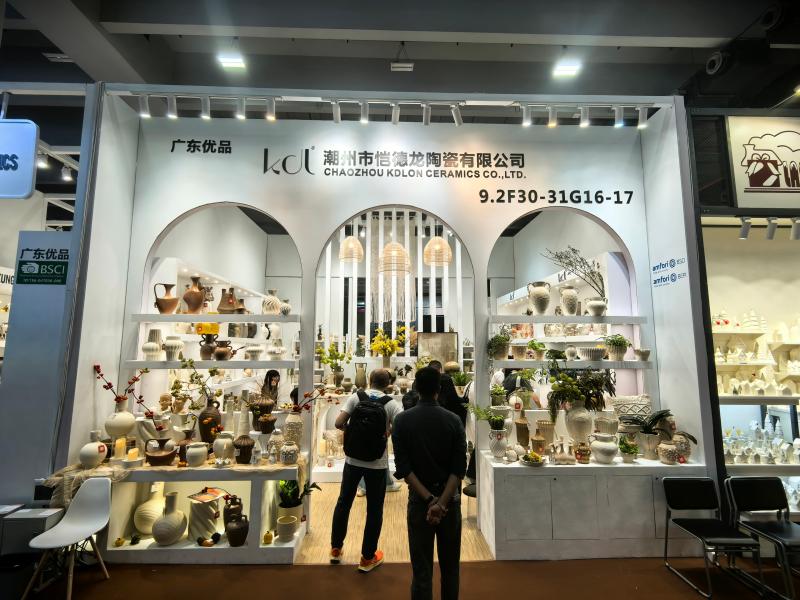 潮州市愷德龍?zhí)沾捎邢薰镜牡?36屆獲獎(jiǎng)廣交會(huì)展位設(shè)計(jì)搭建圖片