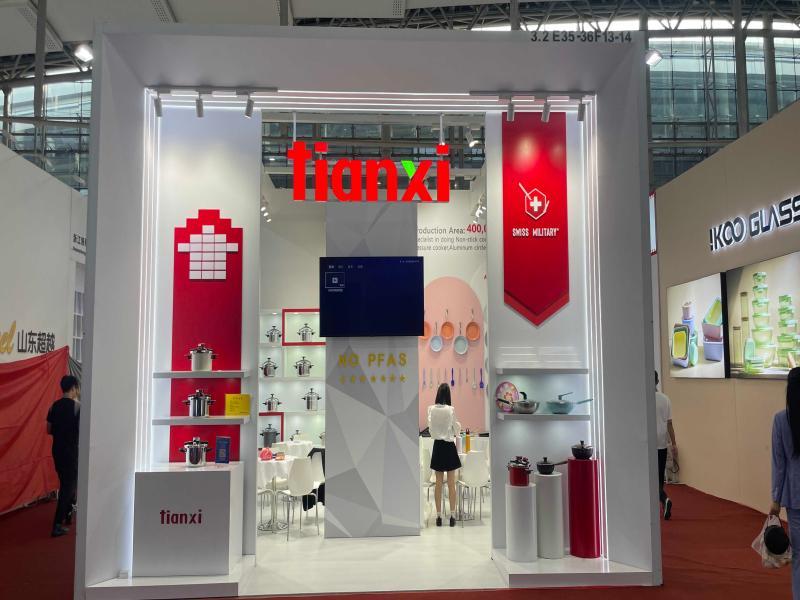 浙江天喜廚電股份有限公司的第136屆獲獎(jiǎng)廣交會(huì)展位設(shè)計(jì)搭建圖片