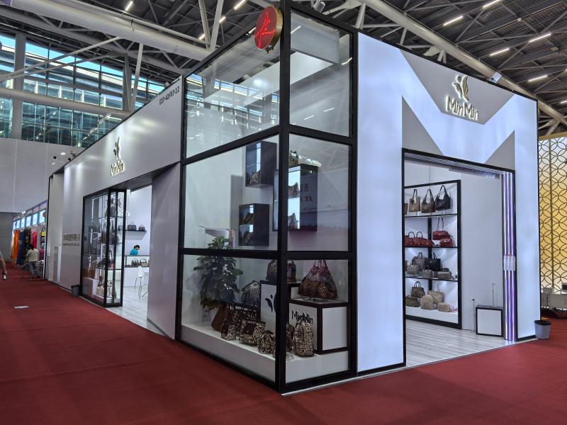 廣州市珉銘皮具有限公司的第136屆獲獎(jiǎng)廣交會(huì)展位設(shè)計(jì)圖片