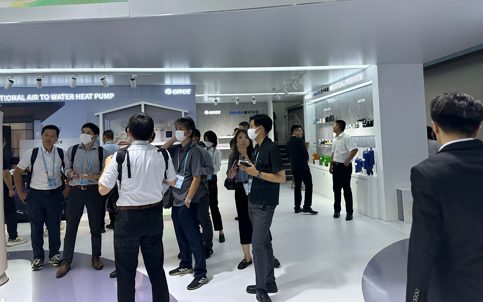 廣交會(huì)雙層展廳的開幕效果鑒賞