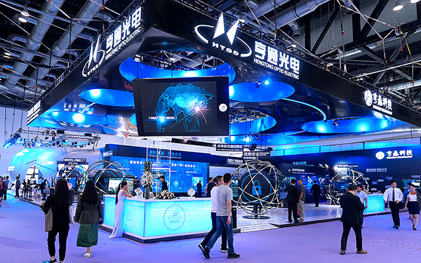 如何提升上海展會設(shè)計搭建的多媒體技術(shù)效果？