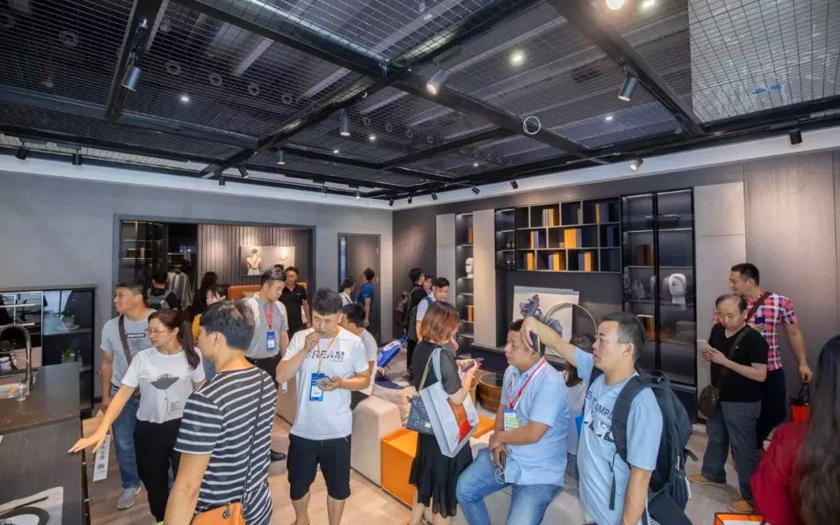 廣州家具展廳設(shè)計(jì)動(dòng)線流暢化，引導(dǎo)深度探索體驗(yàn)