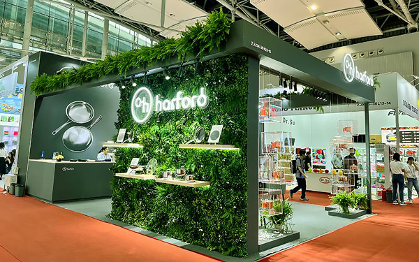 在廣交會攤位設(shè)計中，使用綠植需要注意哪些問題？