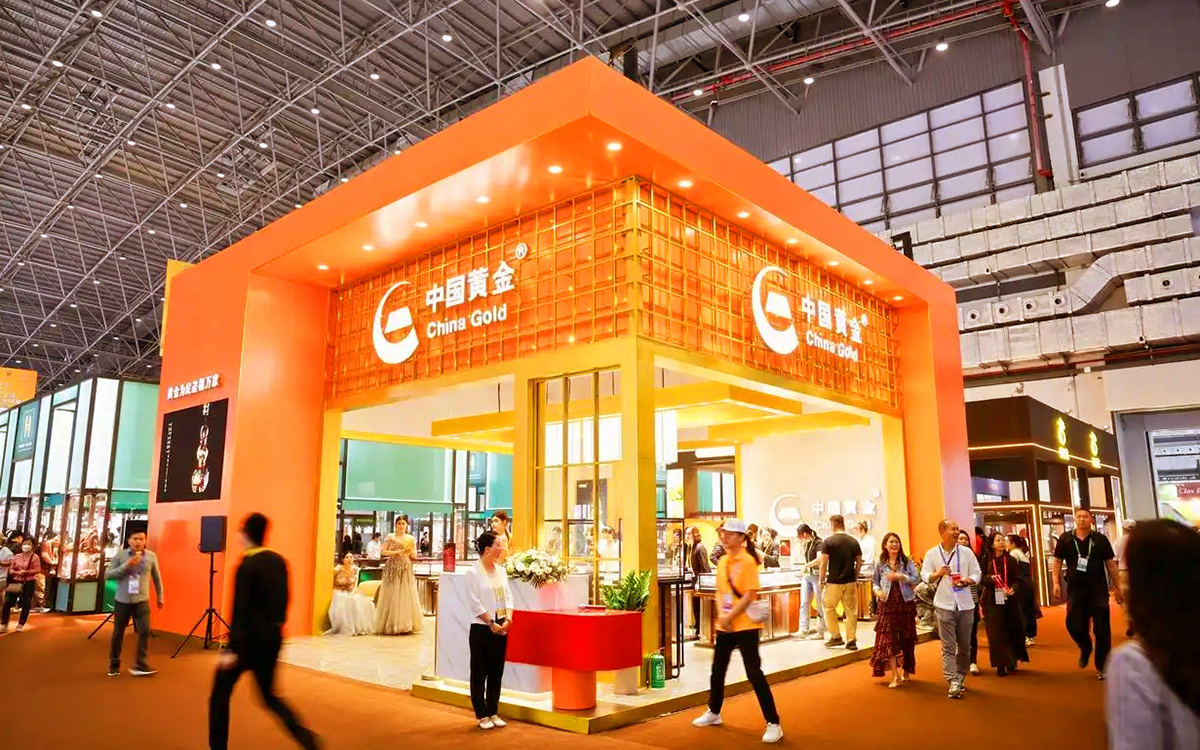 珠寶展覽展示搭建：從光影到體驗(yàn)的專業(yè)設(shè)計(jì)要點(diǎn)