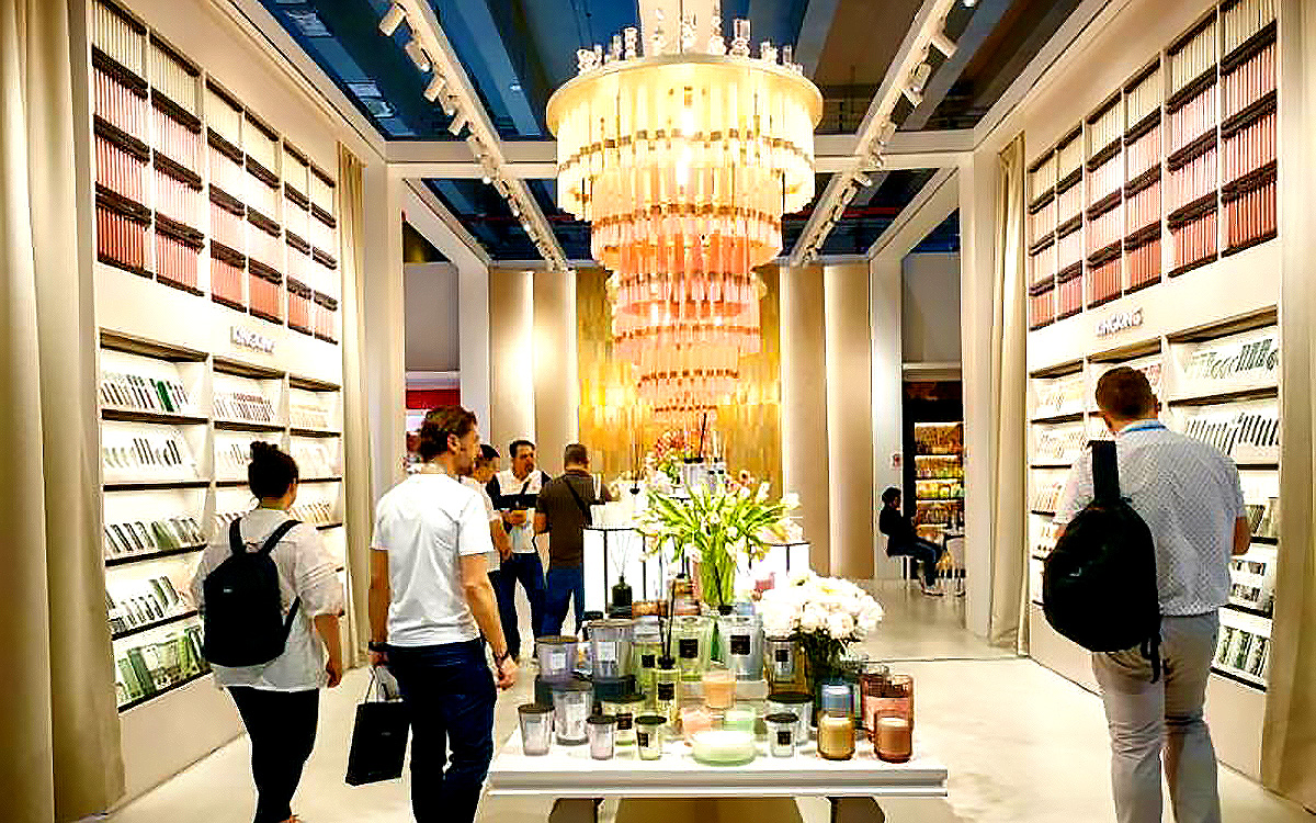 在展覽展臺設(shè)計搭建中，如何匹配企業(yè)的行業(yè)屬性？