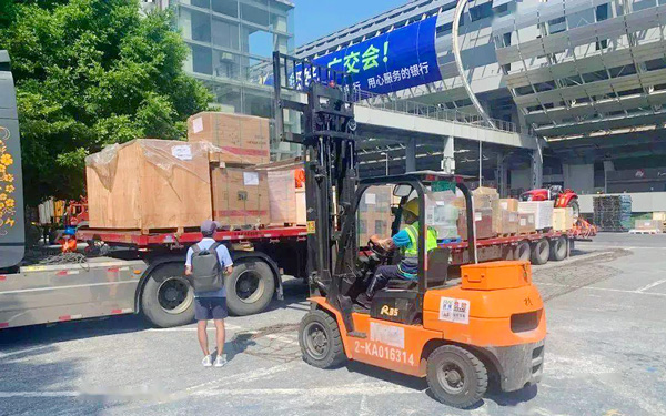 暖光對(duì)母嬰用品展臺(tái)搭建設(shè)計(jì)的親和力影響有多大？